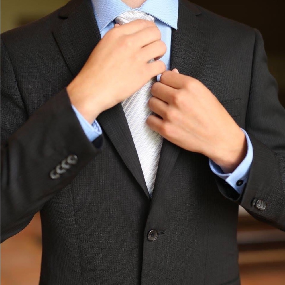 Marc Anthony suit